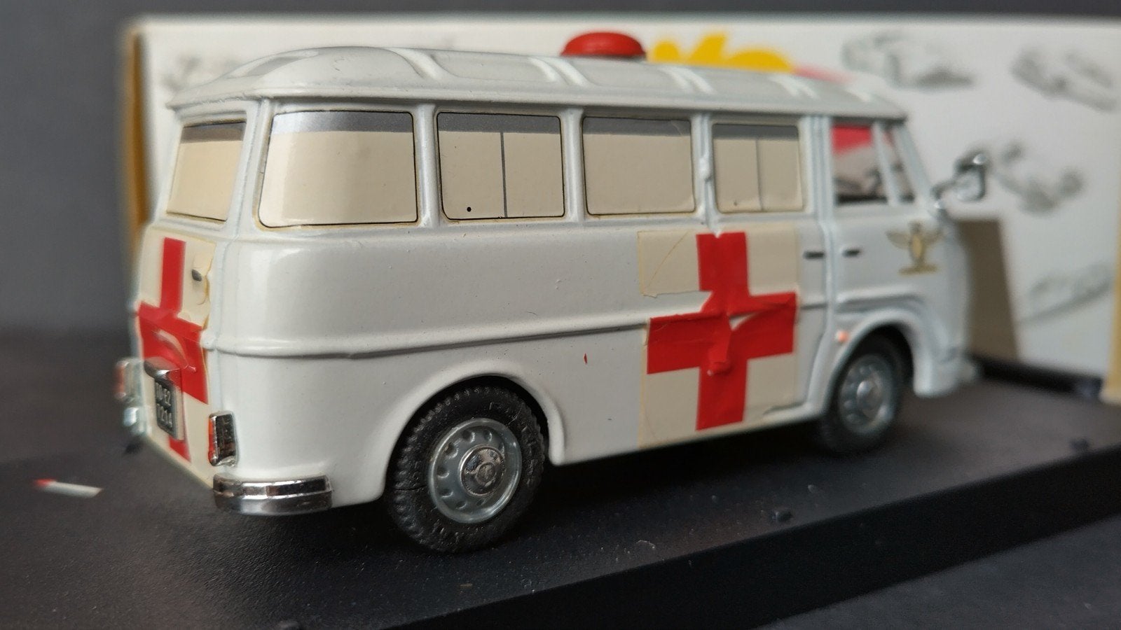 Alfa Romeo 2 ambulance Croce Rossa 1:43 Off 43 Pol, Overige merken, Auto, Verzenden, .