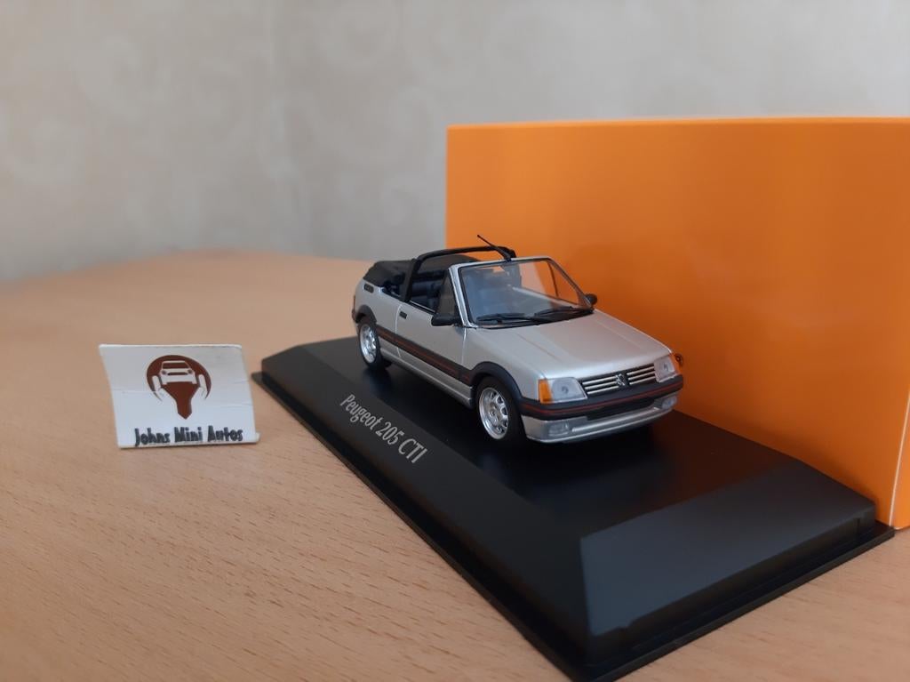 Peugeot 205 CTi Cabriolet 1990 Zilver Metall Maxichamps 1:43, Hobby en Vrije tijd, Modelauto's | 1:43, Overige merken, Auto, Nieuw