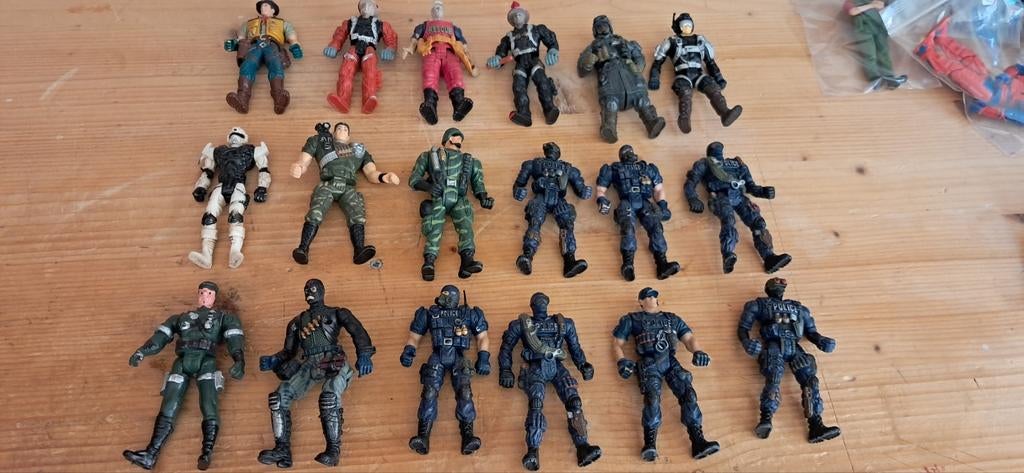 Chap Mei and random figure Huge Lot of 18 Military Figures A, Verzamelen, Ophalen of Verzenden