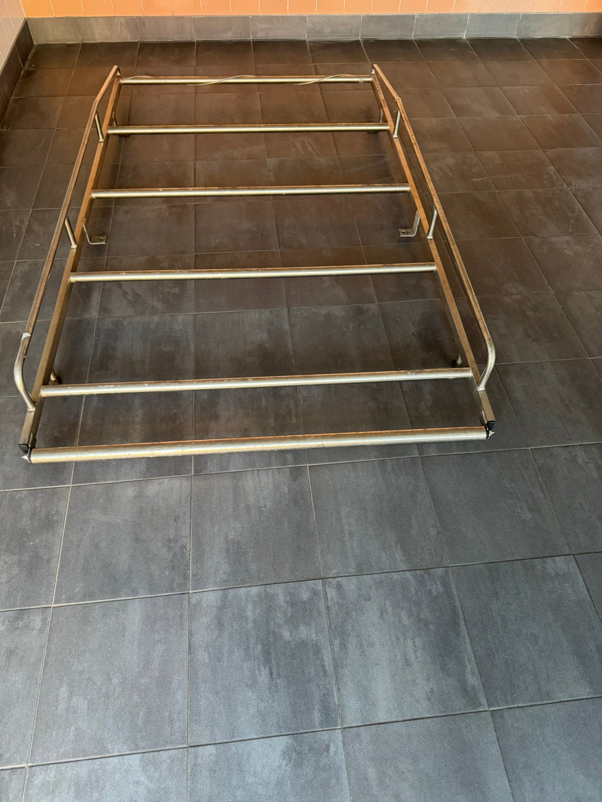 Imperiale van Ford transit connect, Ophalen