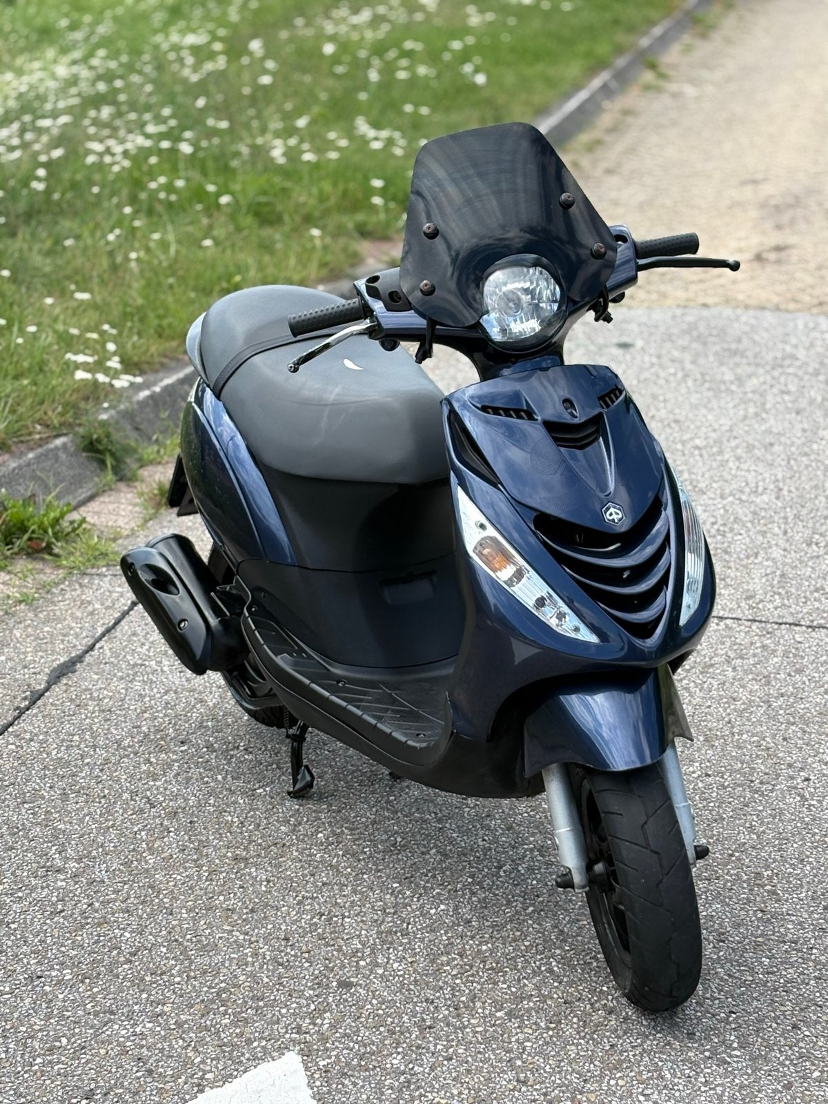 Zip 4t 2011 - Goede staat, nieuwe onderdelen, Ophalen, Maximaal 45 km/u, Zo goed als nieuw, 50 cc