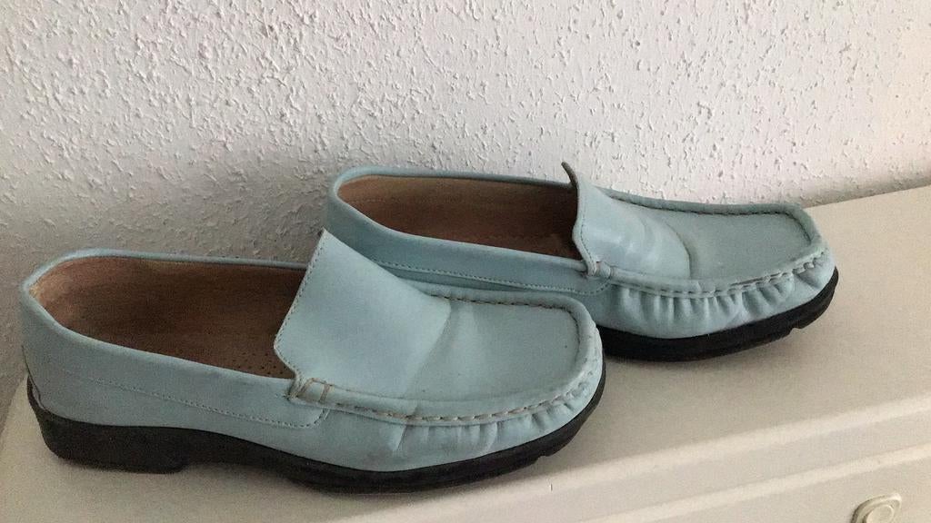 Schoen dames lichtblauw maat 39, Ophalen of Verzenden, Zo goed als nieuw, Blauw, Sneakers of Gympen