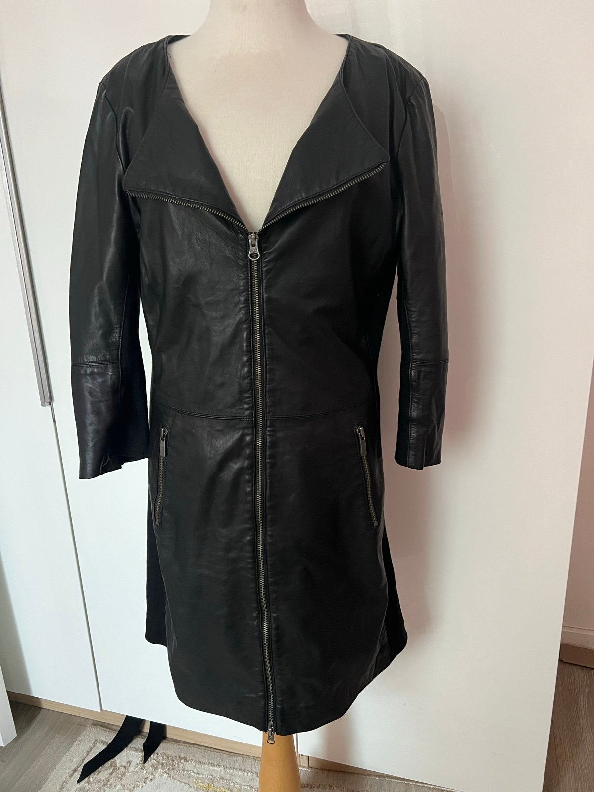 leren jurk Mission Blue maat M, Kleding | Dames, Jumpsuits, Ophalen of Verzenden, Gedragen, Maat 38/40 (M), Zwart