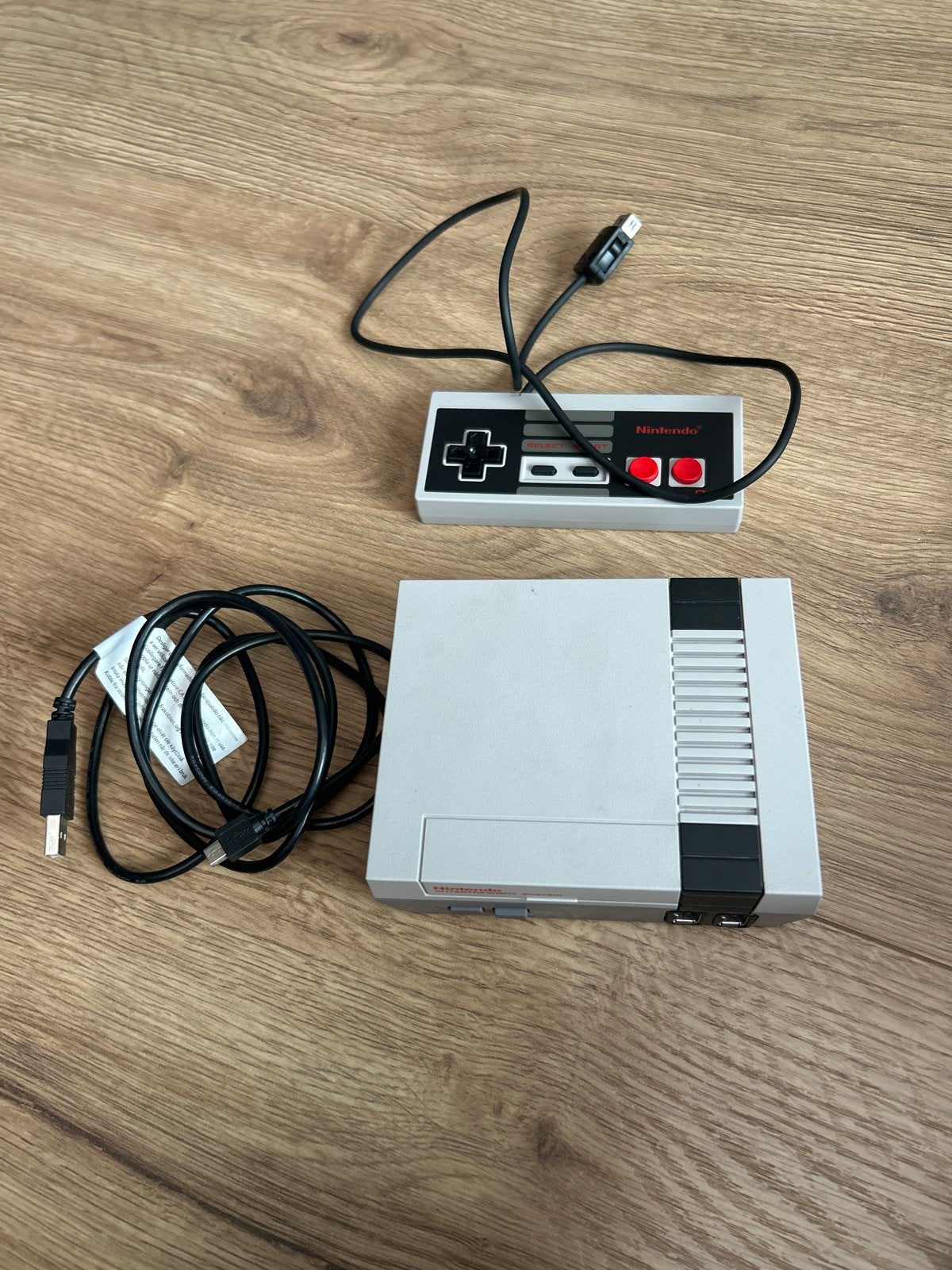 Nintendo NES Classic Mini - Werkt uitstekend!, Spelcomputers en Games, Spelcomputers | Nintendo NES, Ophalen, Gebruikt, Met 1 controller