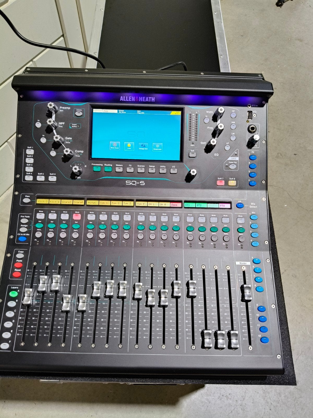 Allen & Heath SQ-5 mixer in zeer nette staat icl add-ons, Muziek en Instrumenten, Mengpanelen, Ophalen, Gebruikt, 20 kanalen of meer