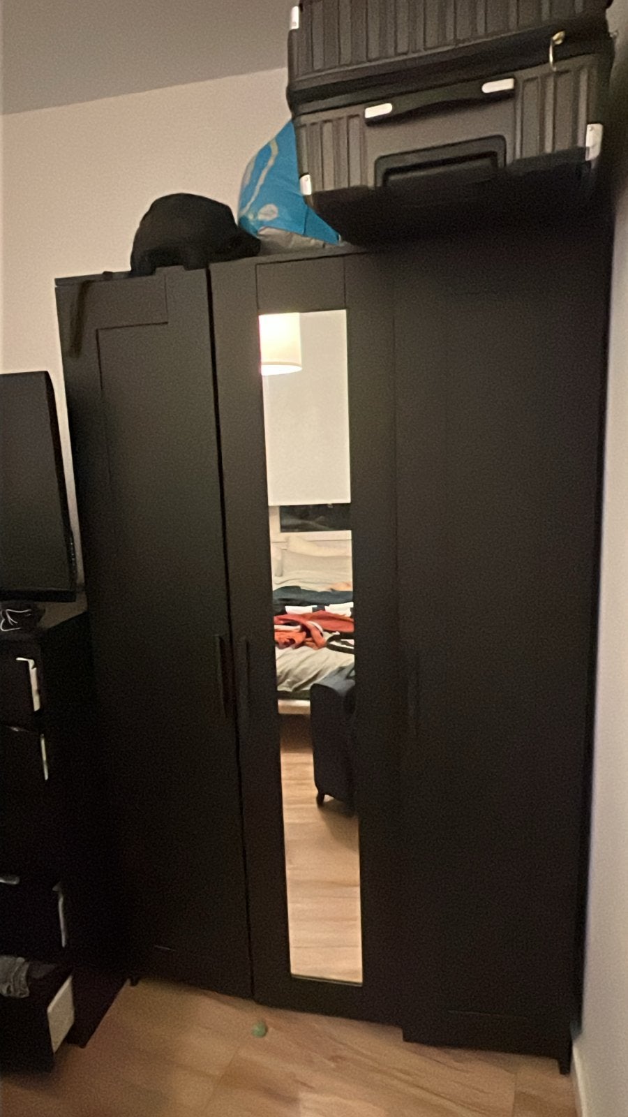 Zwarte kledingkast met spiegeldeur IKEA, Ophalen, Gebruikt, 100 tot 150 cm, 200 cm of meer