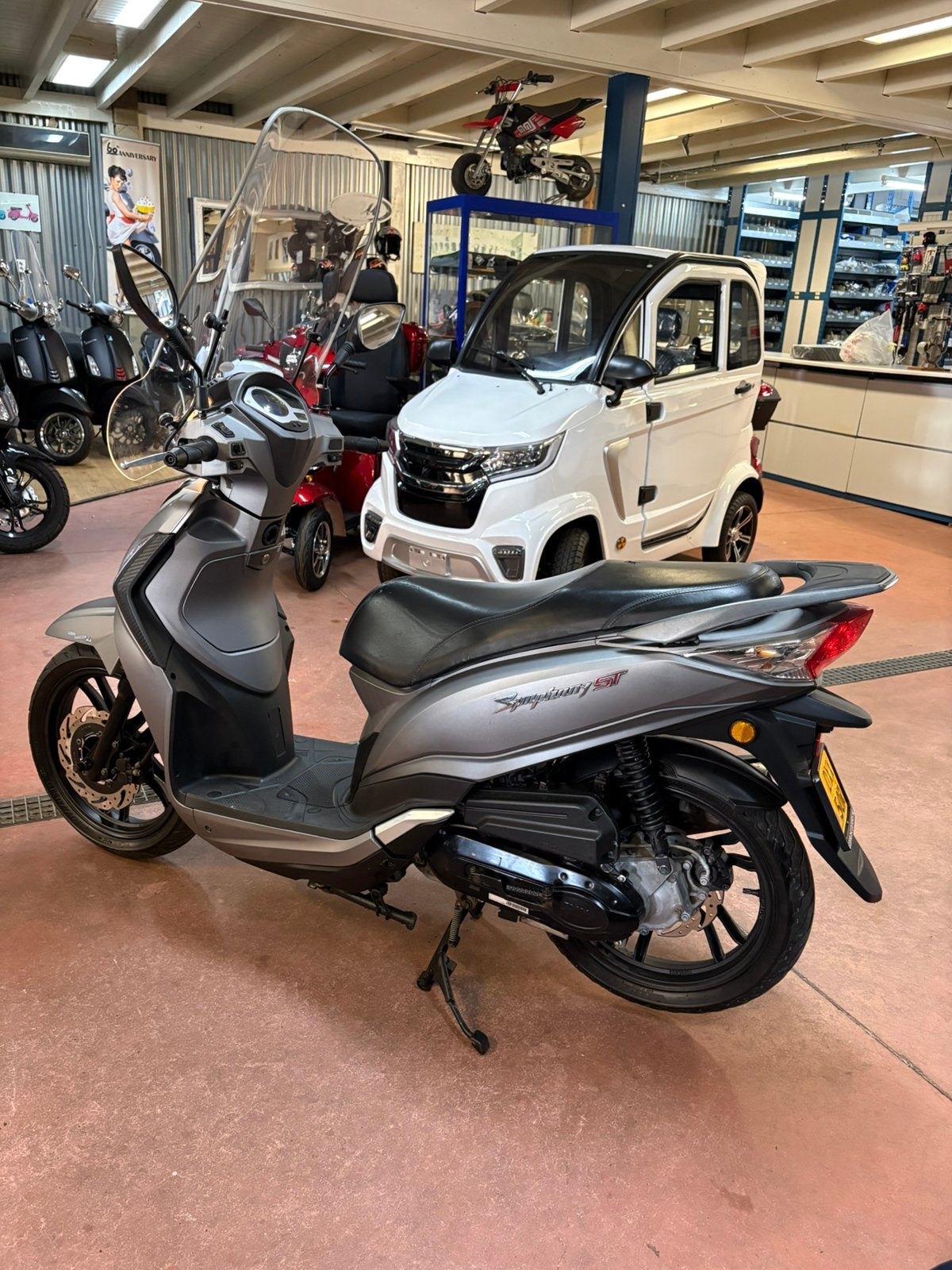 Gebro scooters: Sym symphony ST 45KM BROM BJ2020 grijs, Gebruikt, Overige modellen, Maximaal 45 km/u, Ophalen of Verzenden
