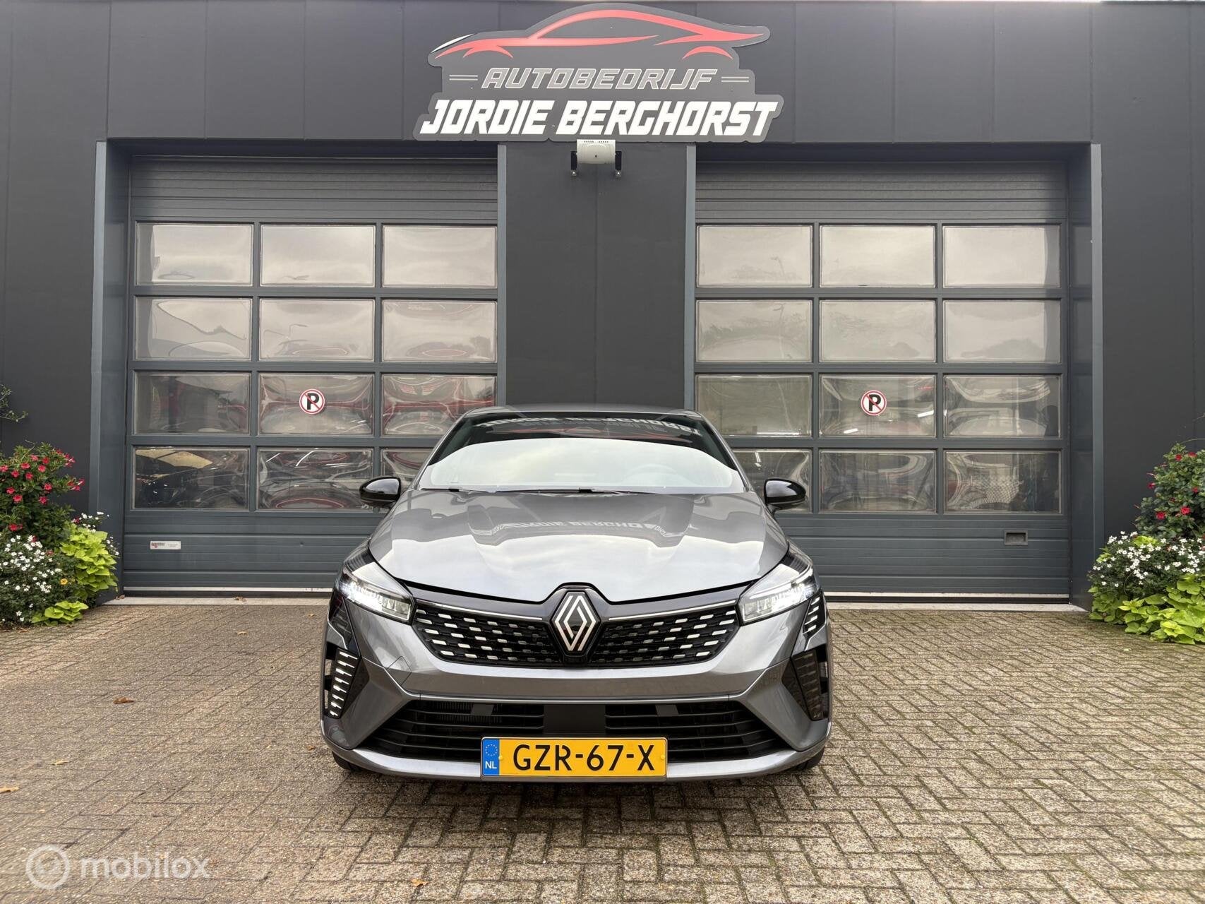 Renault Clio 1.6 E-Tech Full Hybrid 145 techno, Gebruikt, Euro 6, Origineel Nederlands, 1248 kg