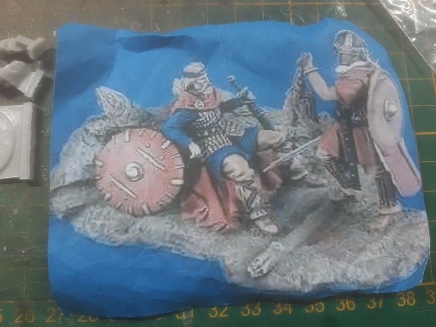 2 Resin figuren op base - Saksen, Vikingen, Denen - 1/35, Verzenden, Zo goed als nieuw, 1:35 tot 1:50, Figuur of Figuren
