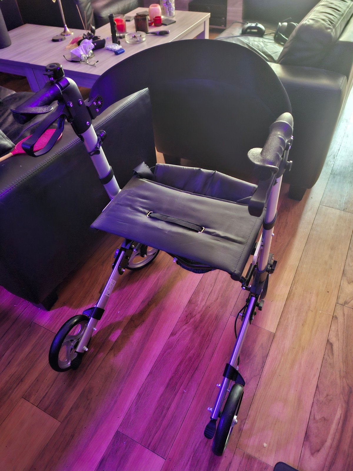 luchtgewicht inklapbare rollator €40, Diversen, Ophalen, Lichtgewicht, Zo goed als nieuw