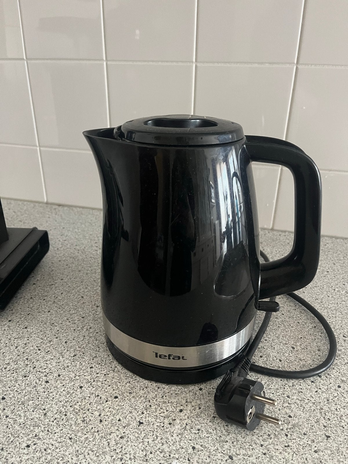 Tefal waterkoker - Zwart, 1 tot 2 liter, Ophalen, Zo goed als nieuw, Draadloos