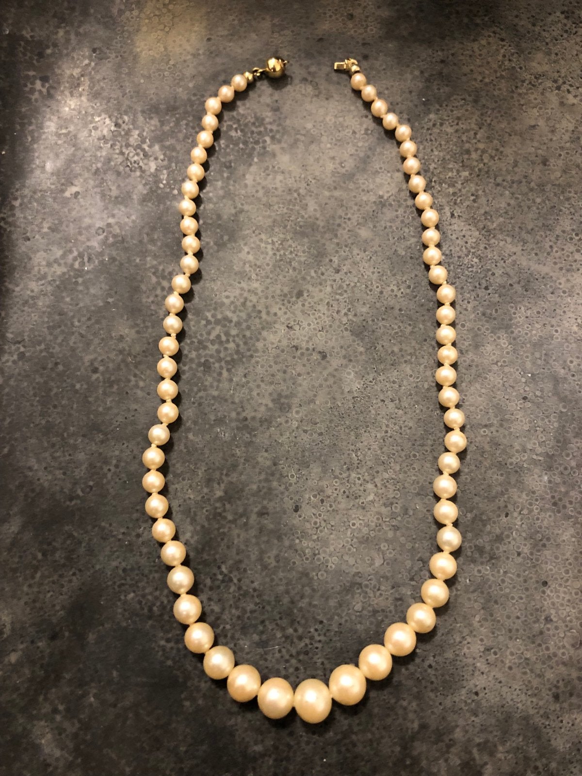 Majorica parelketting met 14KT gouden sluiting, Ophalen of Verzenden, Gebruikt, Beige, Goud