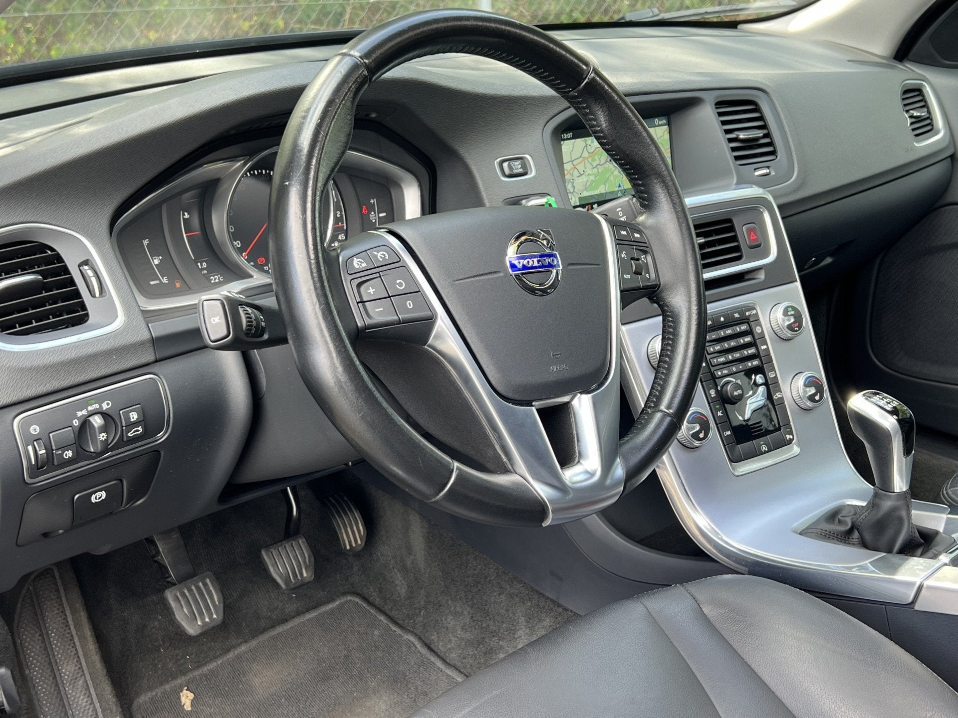 Volvo V60 2.0 T3 Summum | Navi | Schuif- kanteldak | Trekhaa, Auto's, Dealer onderhouden, Gebruikt, 4 cilinders, 1969 cc