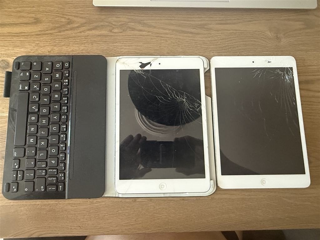 2 x Ipad Mini en een toetsenbord, Ophalen of Verzenden