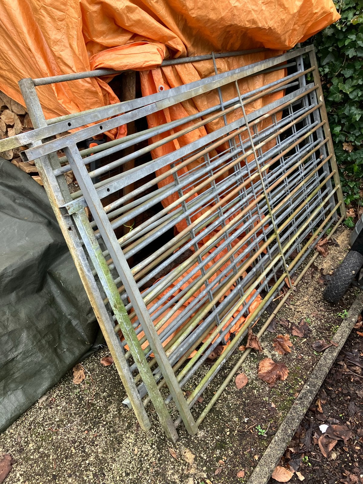 Gegalvaniseerde hekken. 5 stuks., Tuin en Terras, Tuinhekken en Hekwerk, Ophalen, Met poort, Gebruikt, Spijlenhekwerk