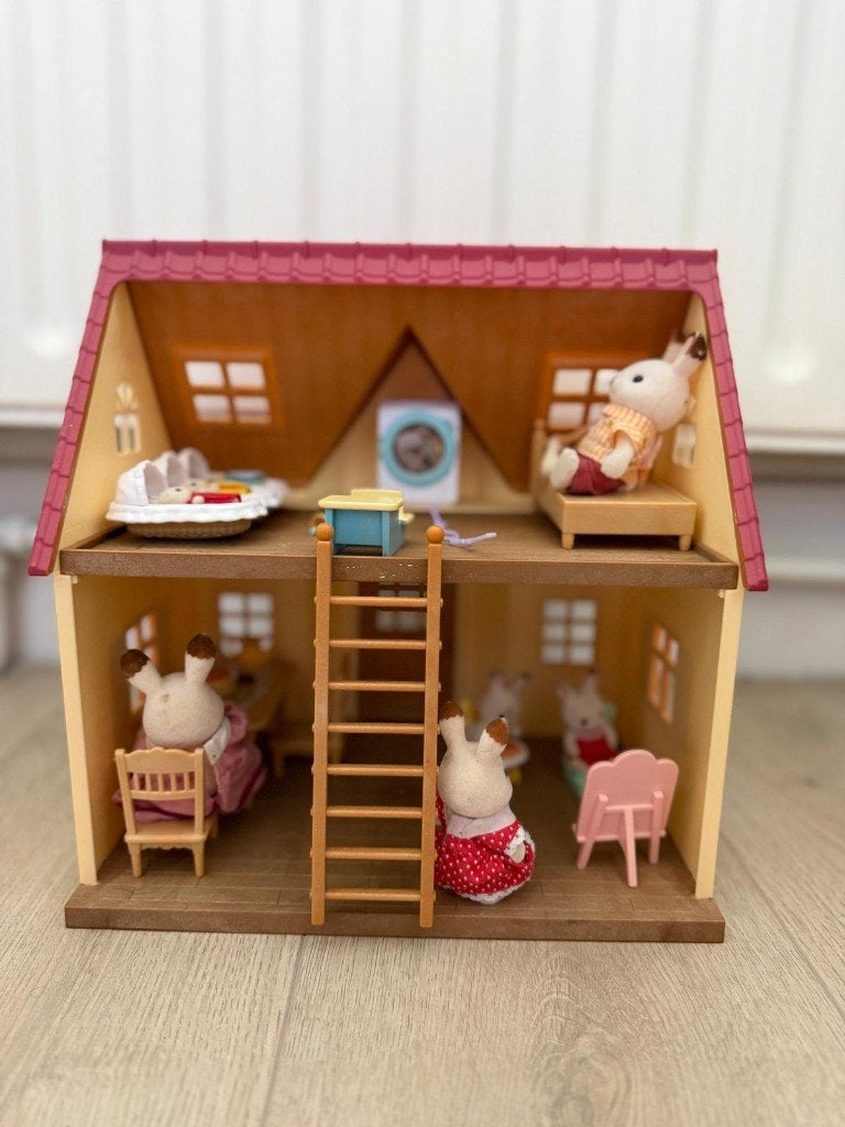 Sylvanian Families enkel huis + konijnenfamilie, Ophalen of Verzenden, Zo goed als nieuw, Poppenhuis