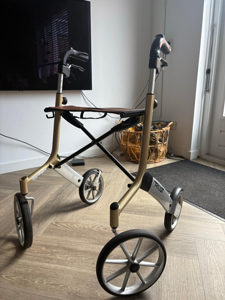 Trust rollator| nieuwkoop prijs 4 x duurder, Ophalen