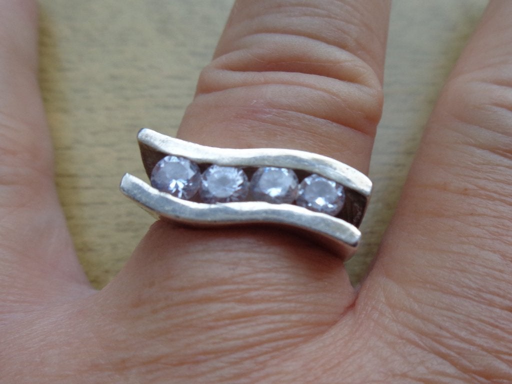 zilveren royale design ring met heldere stenen [434], Verzenden, Zo goed als nieuw, 17 tot 18, Dame