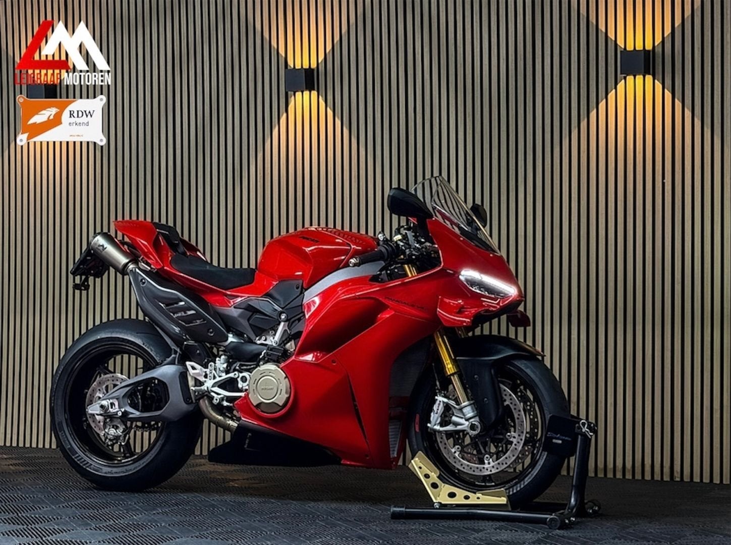 Ducati Panigale V4 S 2025