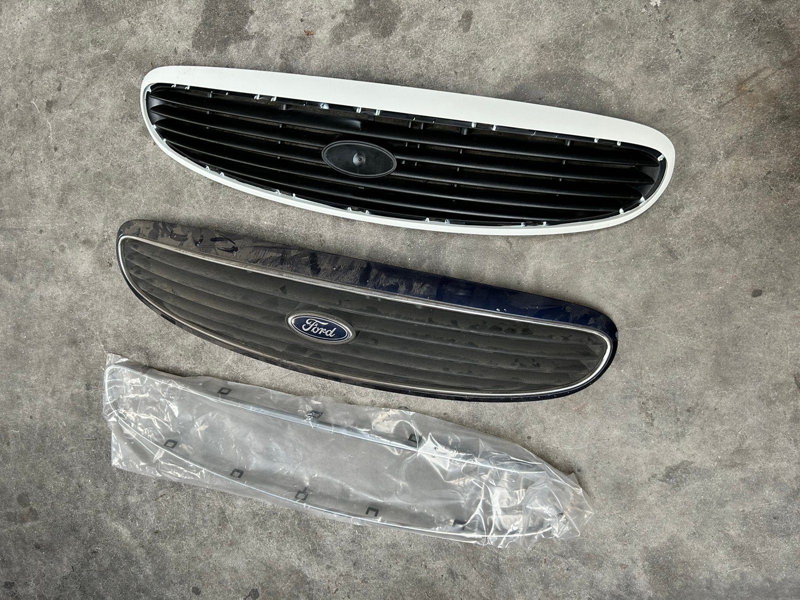 Grill 2x Ford Scorpio II bob facelift 1994-1998, Ophalen, Nieuw, Ford, Bumper