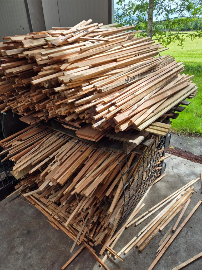 Latjes latten aanmaakhout gratis af te halen., Ophalen