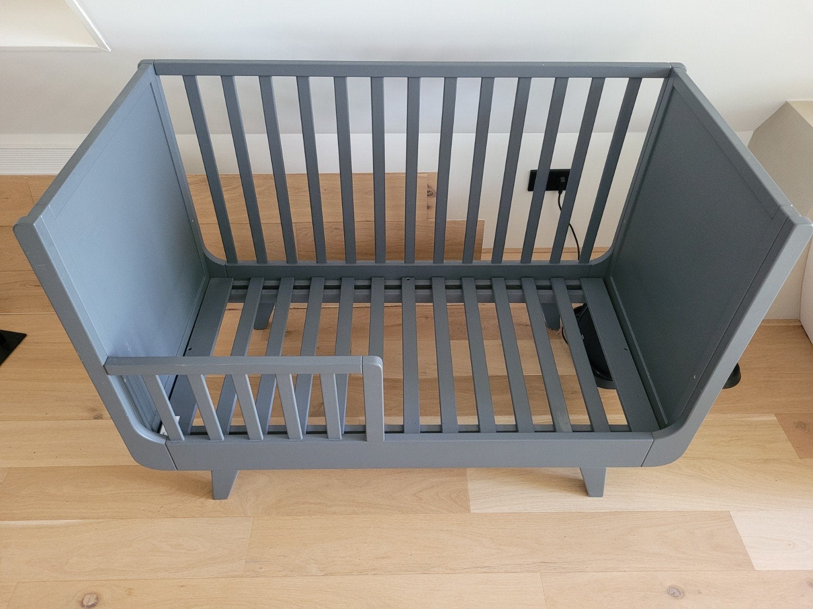Laurette Jolie môme ledikant muisgrijs 120x60cm, Kinderen en Baby's, Kinderkamer | Bedden, Ophalen, Zo goed als nieuw, Minder dan 140 cm