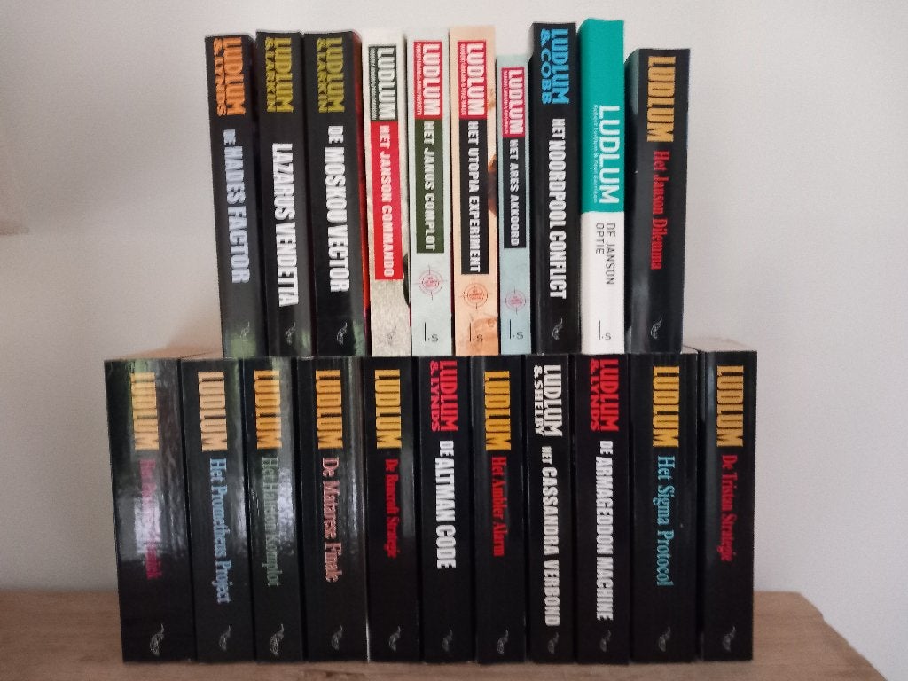 Ludlum - 20 boeken, Ophalen of Verzenden, Gelezen