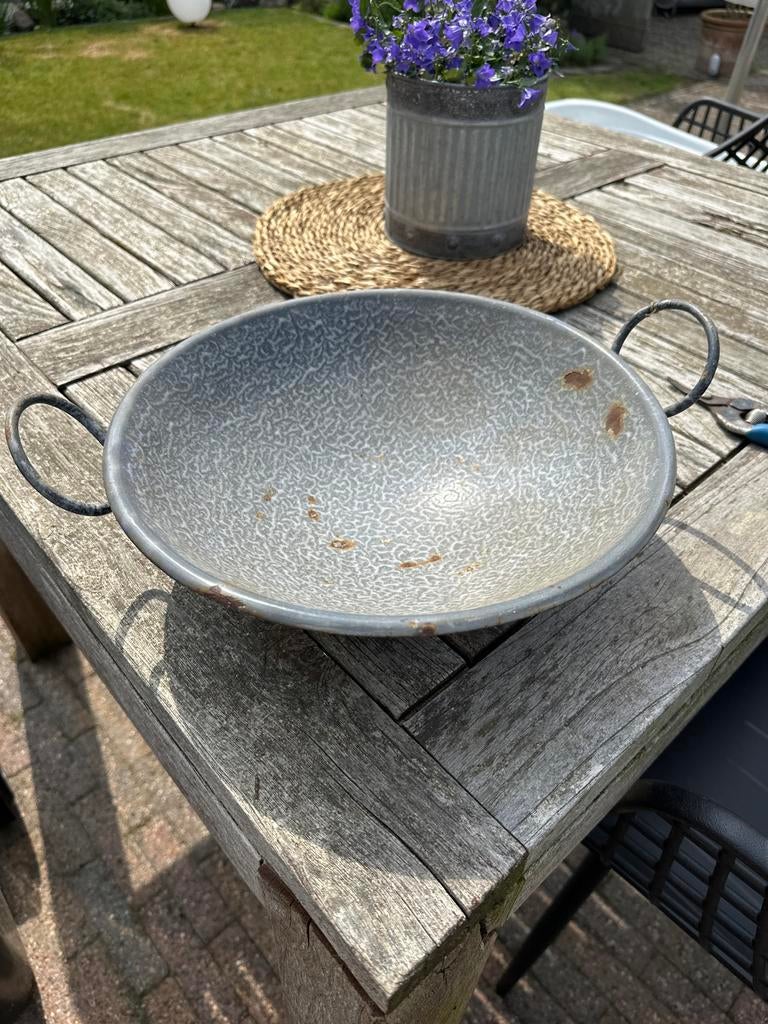 Vintage geëmailleerde schaal met handvatten, Tuin en Terras, Gebruikt, Minder dan 30 cm, Rond, Ophalen of Verzenden