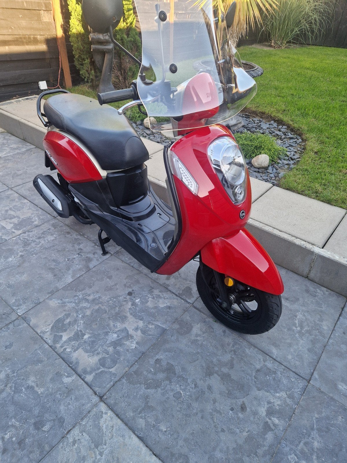 Sym MIO 50i  injectie  Snor scooter euro 5  nieuw model, Zo goed als nieuw, Benzine, 50 cc, Maximaal 25 km/u