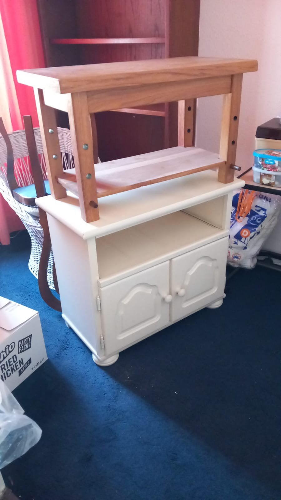 Kleine Sidetable een wit kastje voor TV bijv., Ophalen, Gebruikt