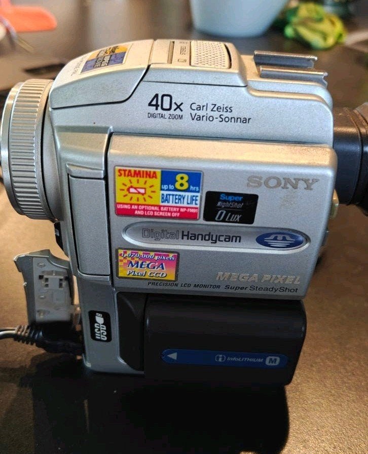 Sony Digital Handycam DCR-PC110E - Mega Pixel, Audio, Tv en Foto, Ophalen, Mini dv, Sony, 20x of meer