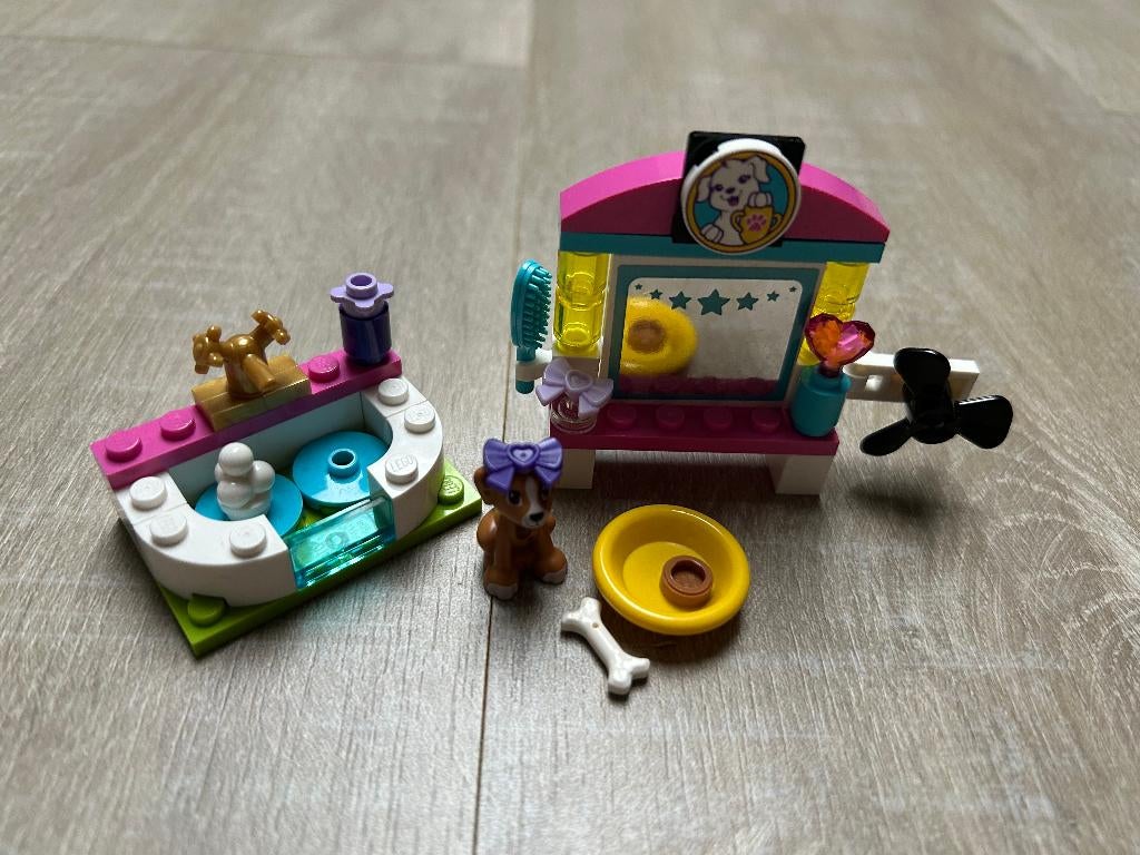 Lego Friends 41302 Puppy verzorgplek + 41000 Plezier water, Lego, Ophalen of Verzenden, Zo goed als nieuw, Compleet
