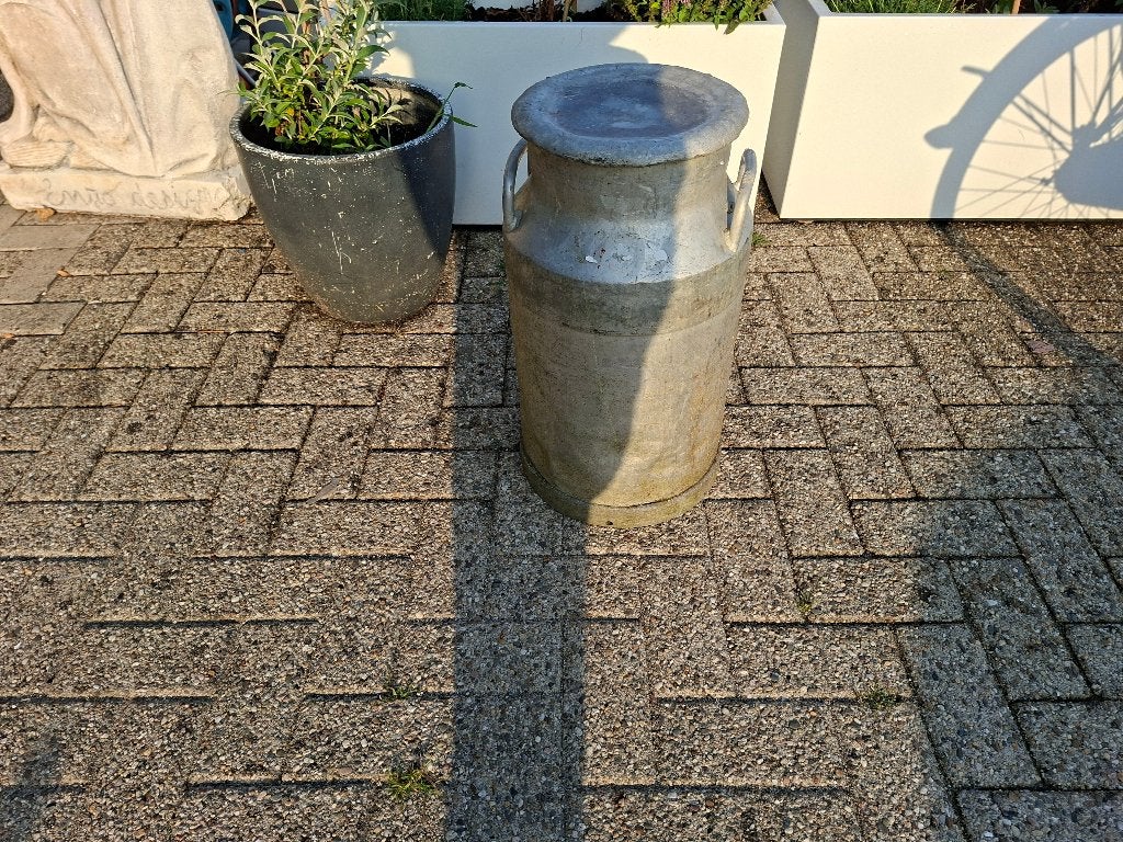 mooie grote alluminium paraplubak melkbus met deksel, Ophalen