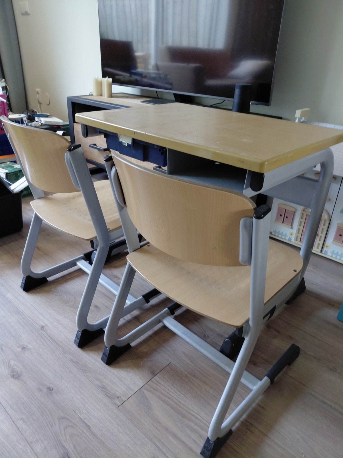 kindertafel met 2 stoeltjes, Kinderen en Baby's, Ophalen, Gebruikt, Tafel(s) en Stoel(en)