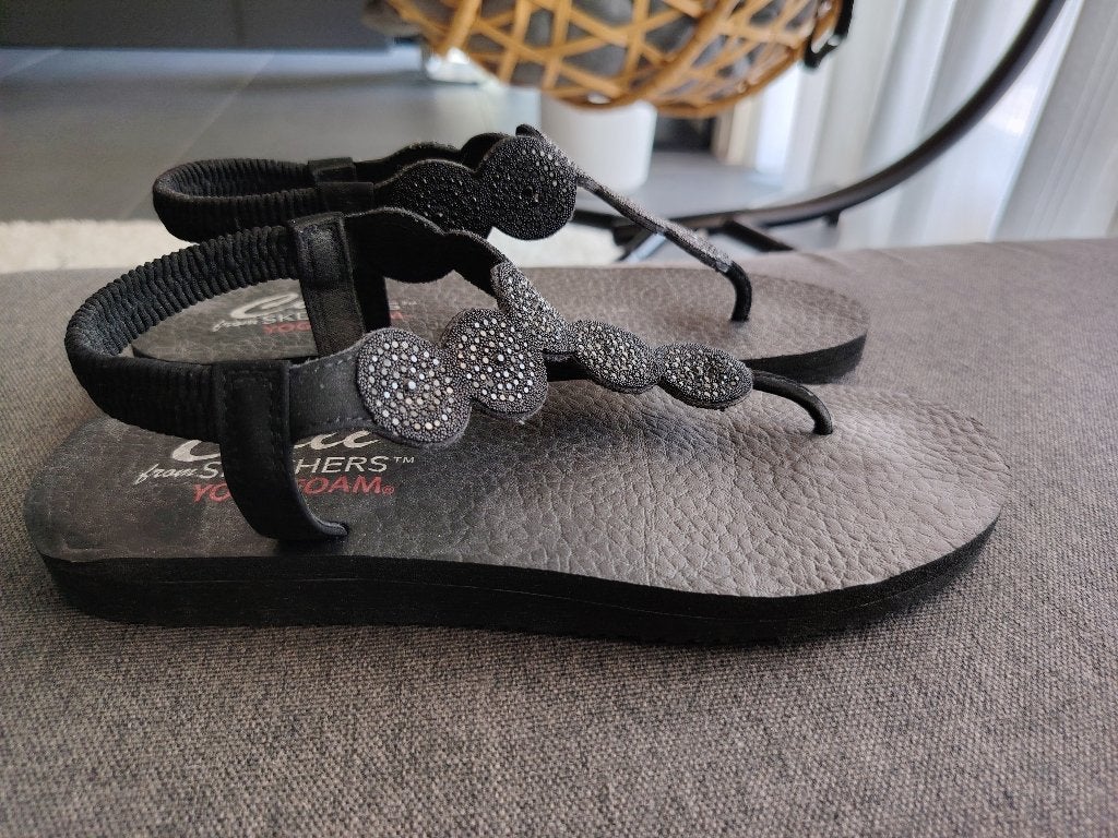 Skechers dames sandalen maat 39 zwart, Kleding | Dames, Schoenen, Skechers, Zwart, Zo goed als nieuw, Sandalen of Muiltjes