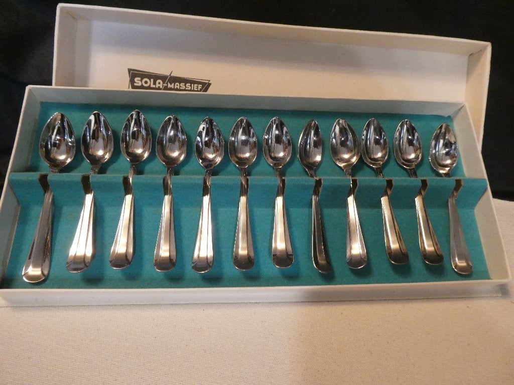 12 vintage likeurlepeltjes Sola Massief model 1400 in doos, Antiek en Kunst, Antiek | Bestek, Ophalen of Verzenden