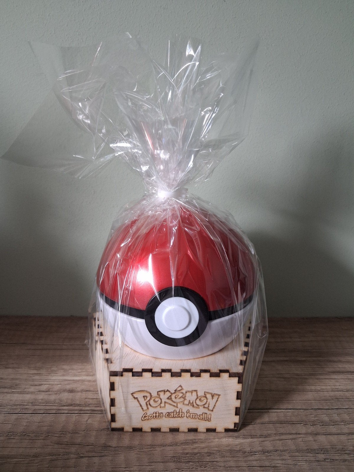 pokeball tin met pokemonkaarten + munt, Ophalen of Verzenden