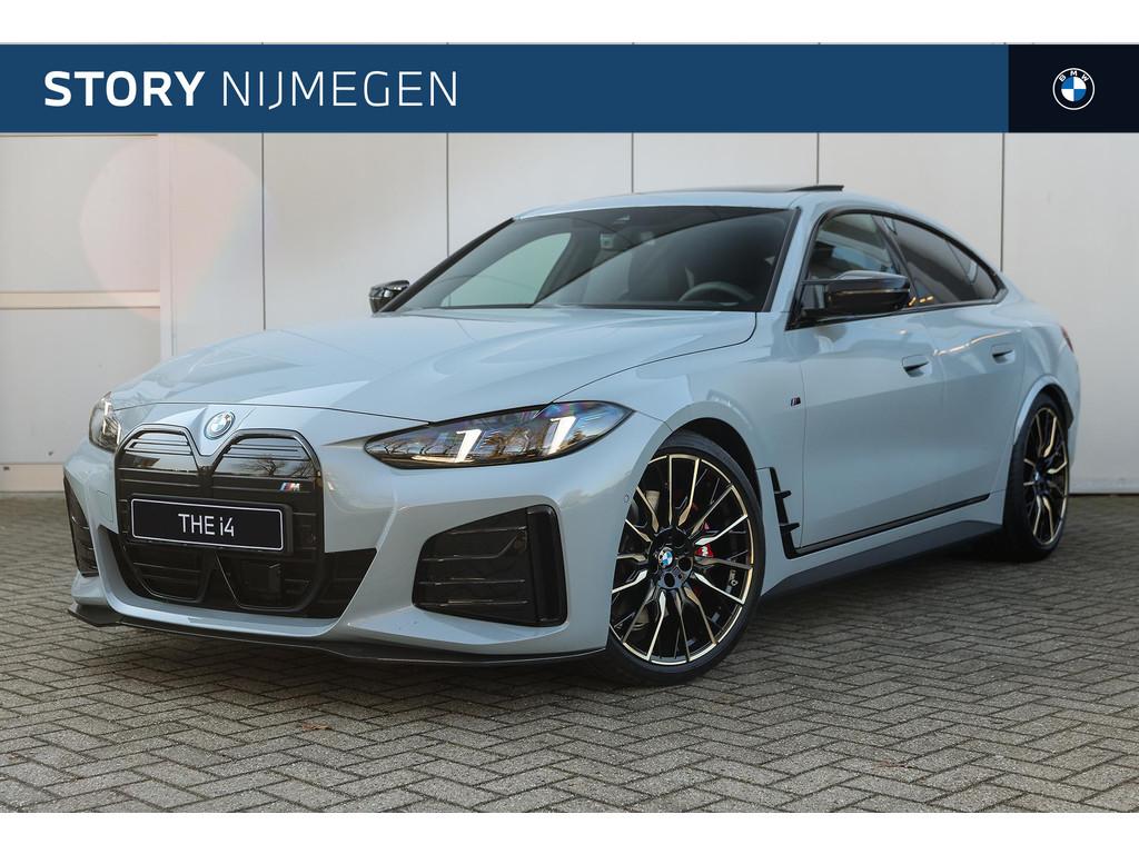 BMW i4 eDrive40 M Sport / Schuif-kanteldak / Adaptieve LED /, Achterwielaandrijving, Met garantie (alle), 2020 kg, Leder