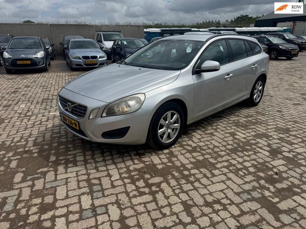 Volvo V60 1.6 D2 Kinetic / nette staat / exportprijs!, Auto's, Voorwielaandrijving, Euro 5, Stof, Gebruikt