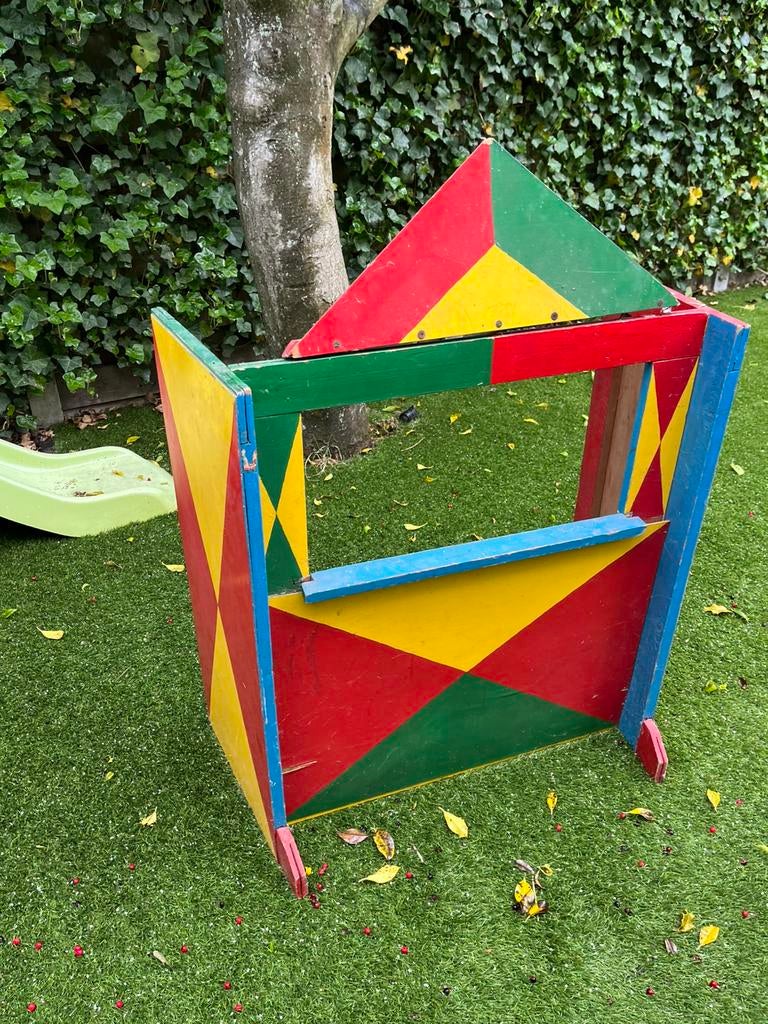 Poppenkast (opknapper), Ophalen, Gebruikt, Hout