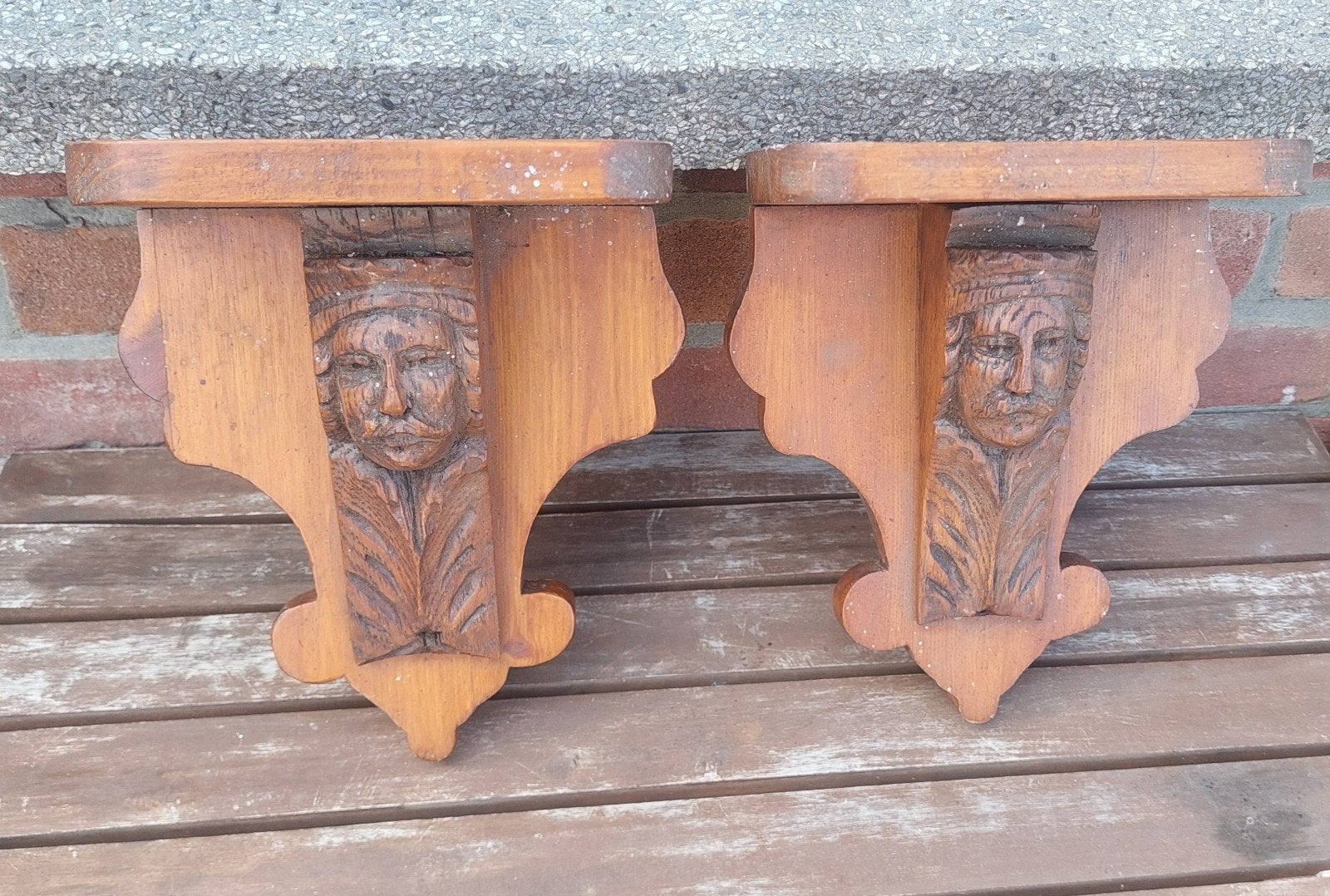 2 Oude Houten Consoles met Gesneden Gezichten, Antiek en Kunst, Ophalen of Verzenden
