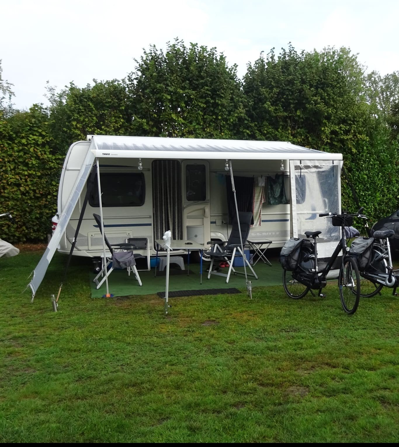 Fendt Saphir 465 uit 2013 - Comfortabel en compleet, Caravans en Kamperen, Vast bed, Particulier, Tot en met 4, Rondzit