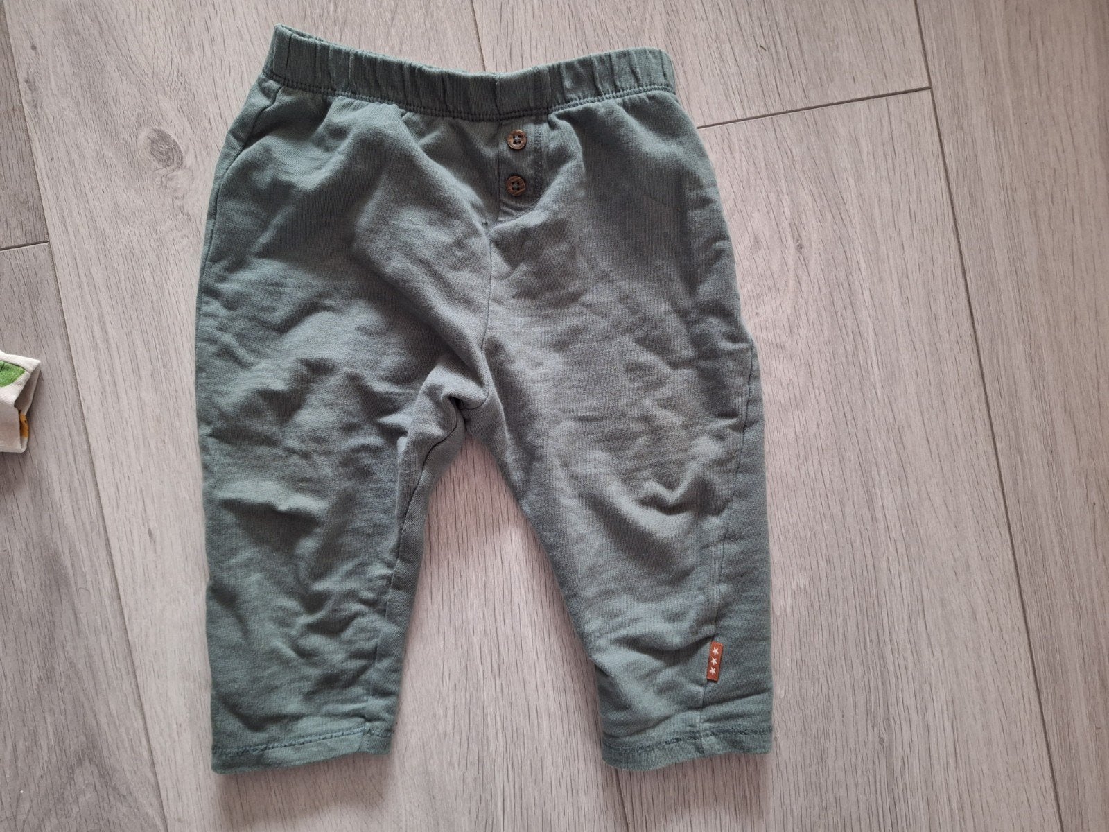 Groen broekje van de Hema, maat 80, Broekje, Verzenden, Zo goed als nieuw, Hema