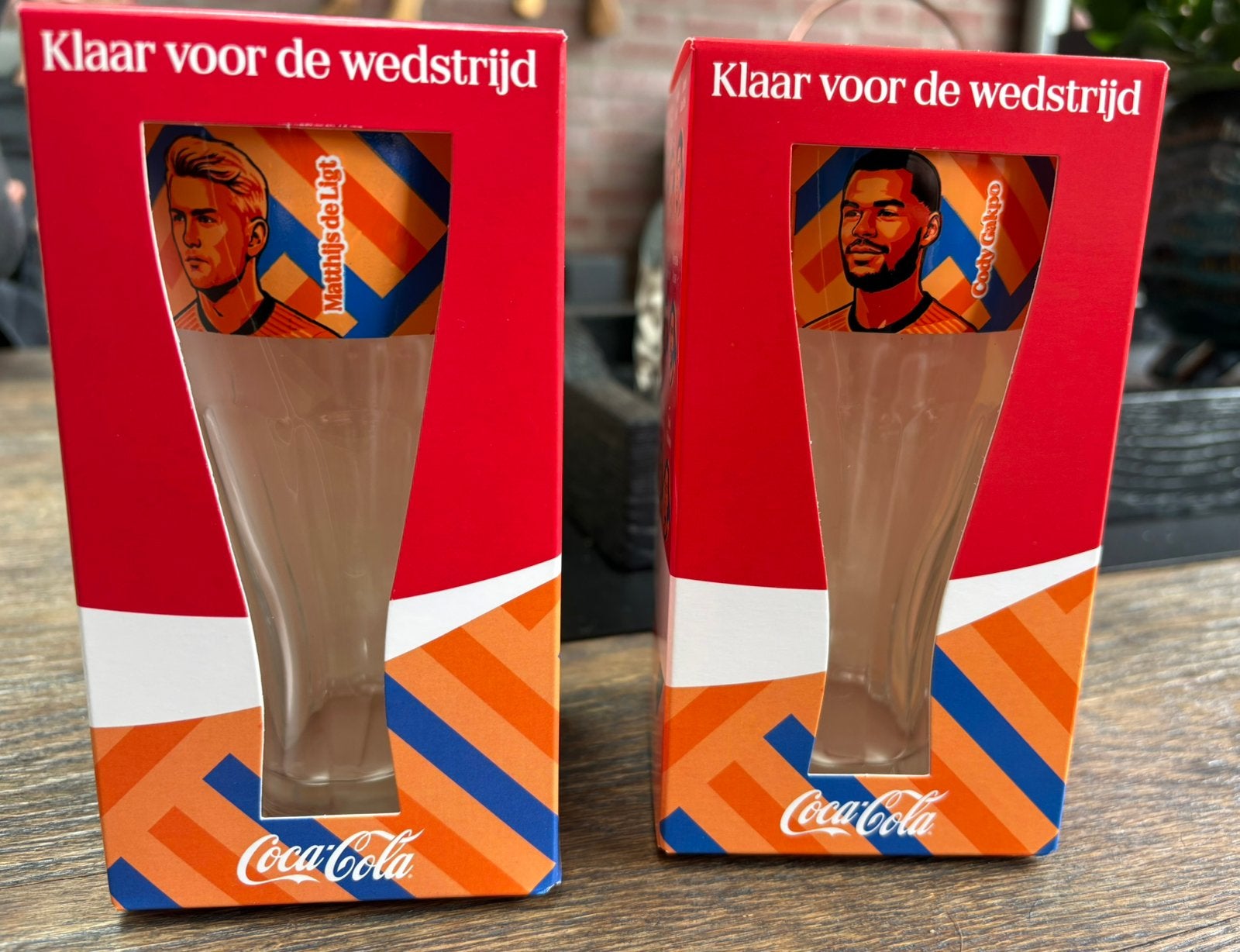 WK 2026 coca cola glazen Matthijs de ligt & Cody  Gakpo, Verzamelen, Glas en Borrelglaasjes, Ophalen, Frisdrankglas
