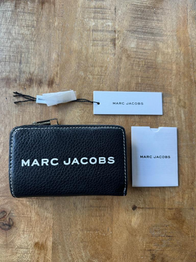 Marc Jacobs Leren Portemonnee Zwart - Zo goed als nieuw, Sieraden, Tassen en Uiterlijk, Portemonnees, Zo goed als nieuw, Overige merken