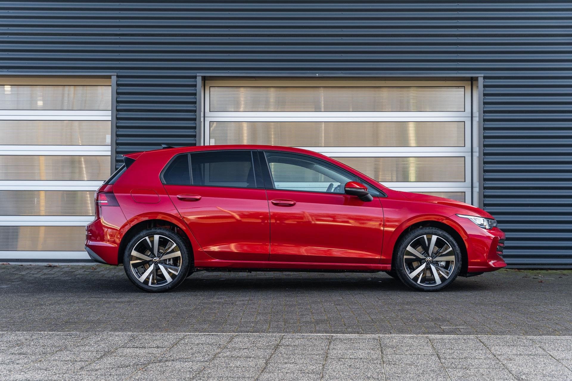 Volkswagen Golf 1.5 eHybrid 204pk Life Edition | Panoramadak, Auto's, Volkswagen, 12 maanden, Stof, 1498 cc, Euro 6