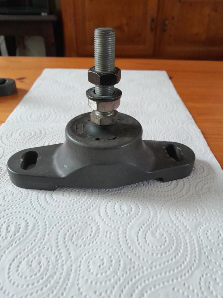Motorsteun / Trillingsdemper - Volvopenta 2stks, Ophalen of Verzenden, Gebruikt, Motor en Techniek