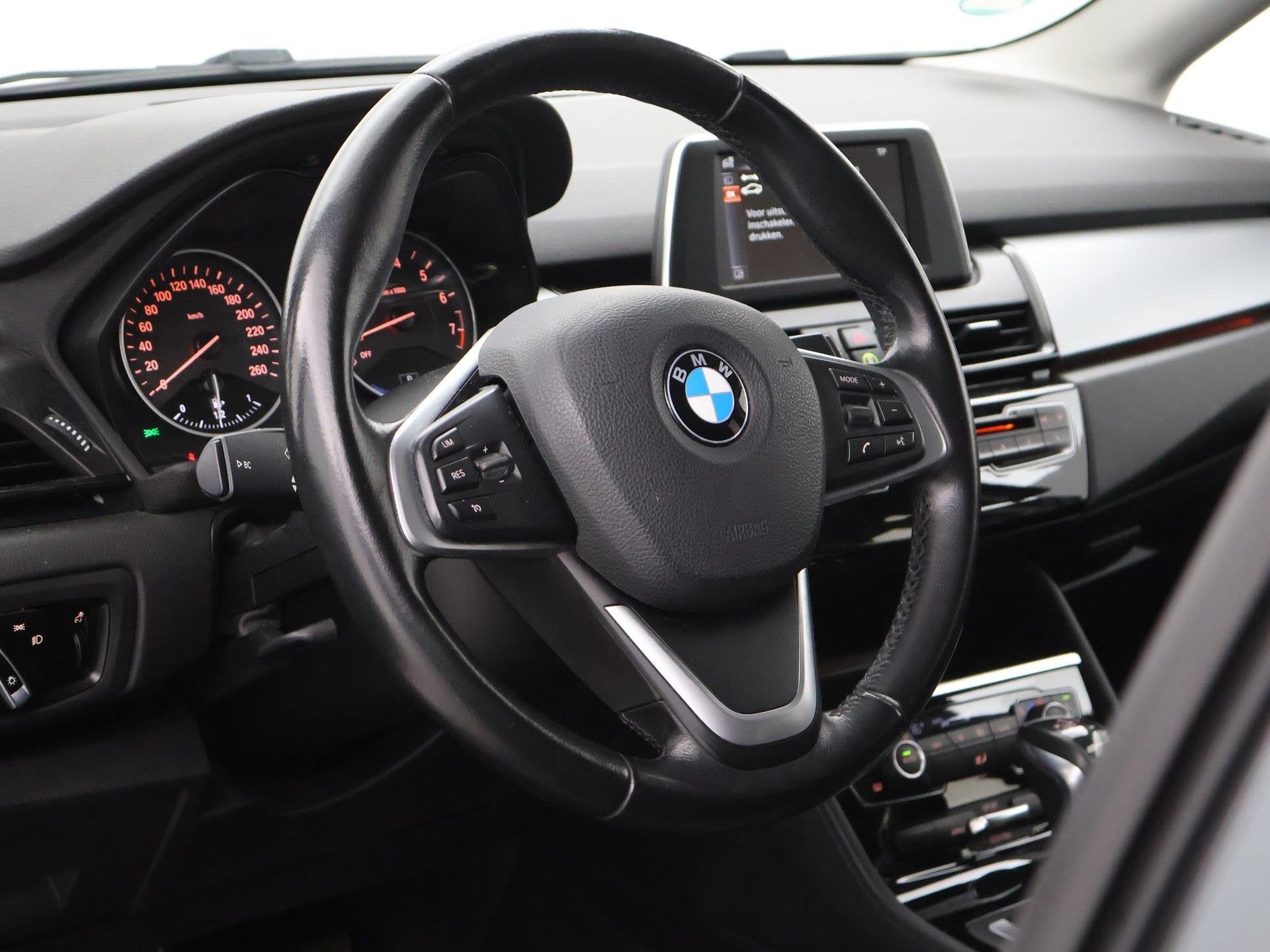 BMW 2-serie Active Tourer 225XE 224 PK HYBRID XDRIVE EXECUTI, Automaat, 8 kWh, Stof, Gebruikt