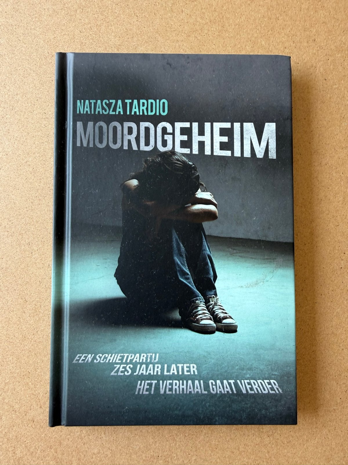 Moordgeheim - Natasza Tardio (YA-thriller), Boeken, Ophalen of Verzenden, Zo goed als nieuw, Nederland