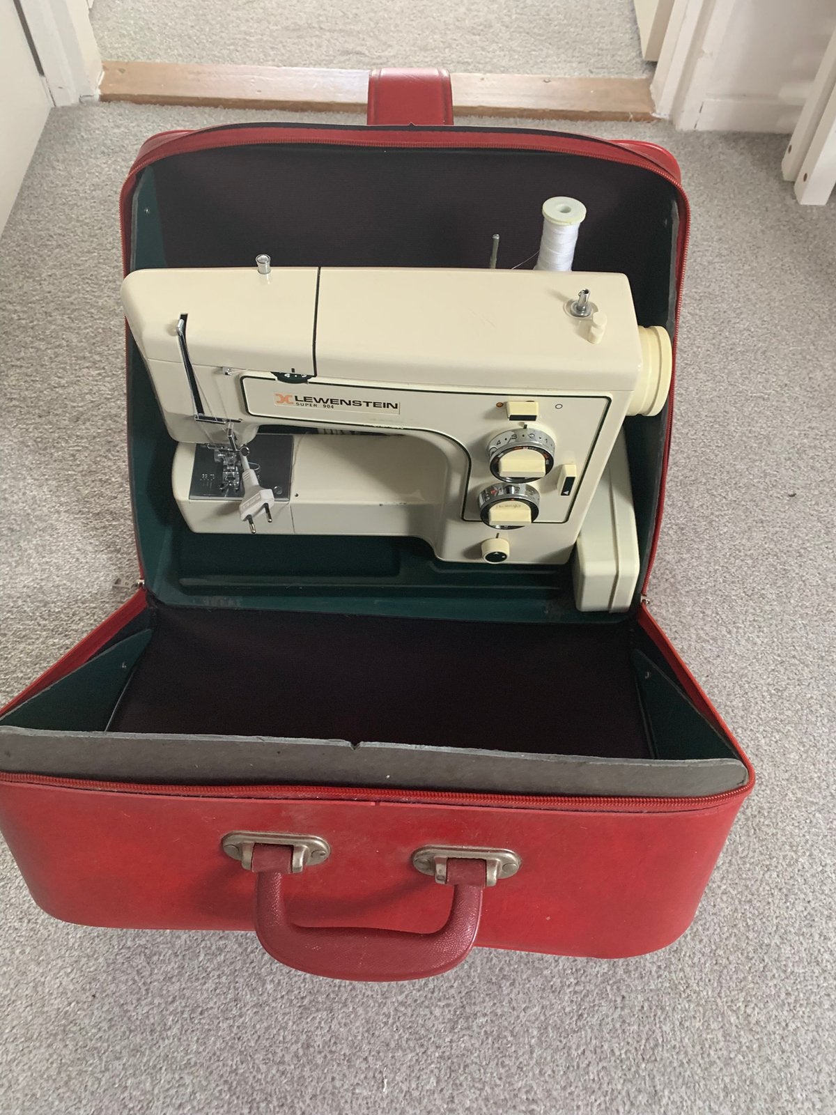 Vintage Leeuwenstein naaimachine, Ophalen